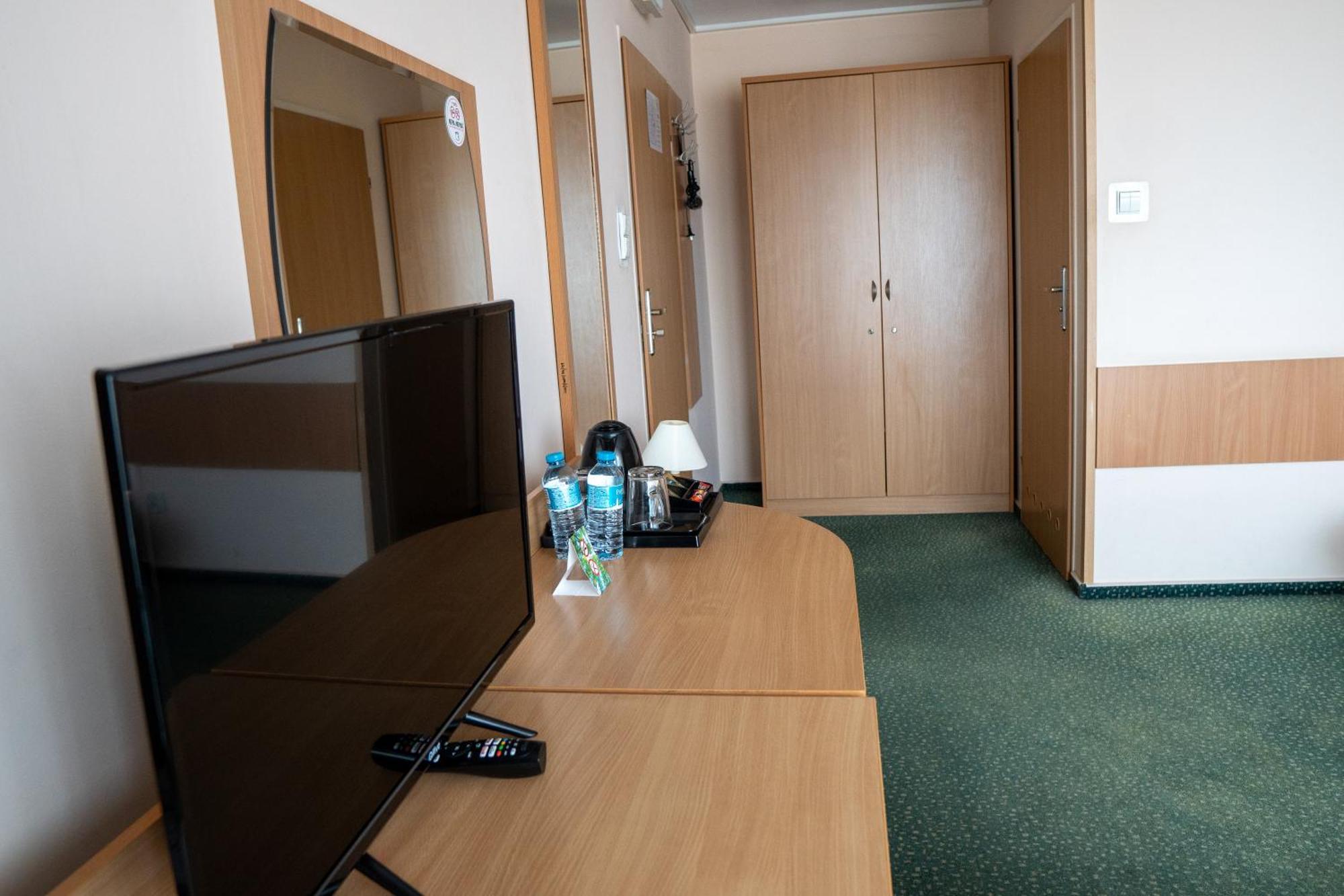 Hotel Wilanow وارسو المظهر الخارجي الصورة